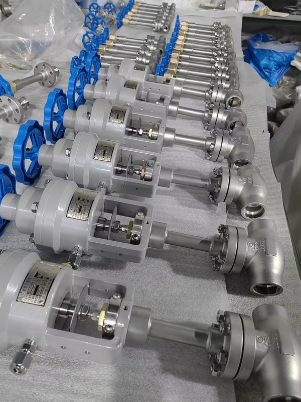 Valvola a sfera criogenica ad alta pressione da 42 MPa con corpo di valvola CF8/CF3 per applicazioni a GNL/LOX/LIN e gamma di temperature da -196 a +80°C